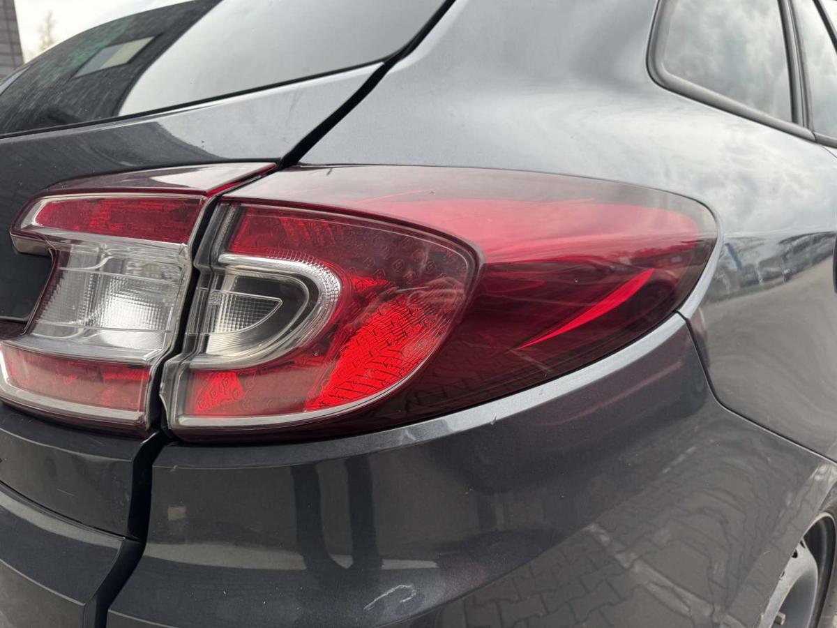 Renault Megane 3 Grandtour original R&uuml;cklicht R&uuml;ckleuchte Schlussleuchte rechts au&szlig;en Bj.2011
